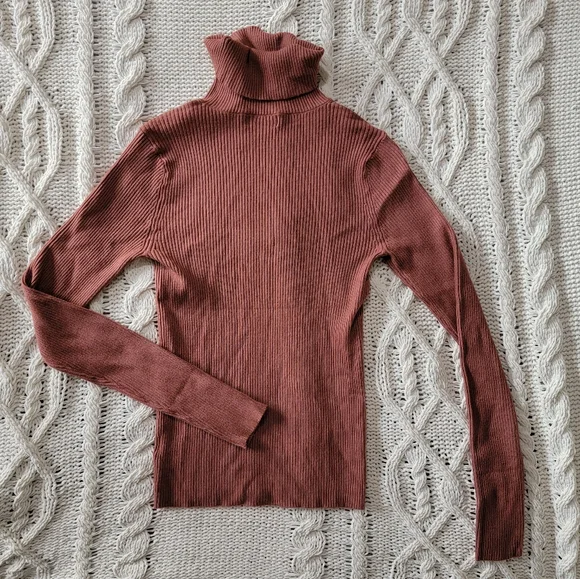 Ribbed Turtleneck - Picture 1 of 3